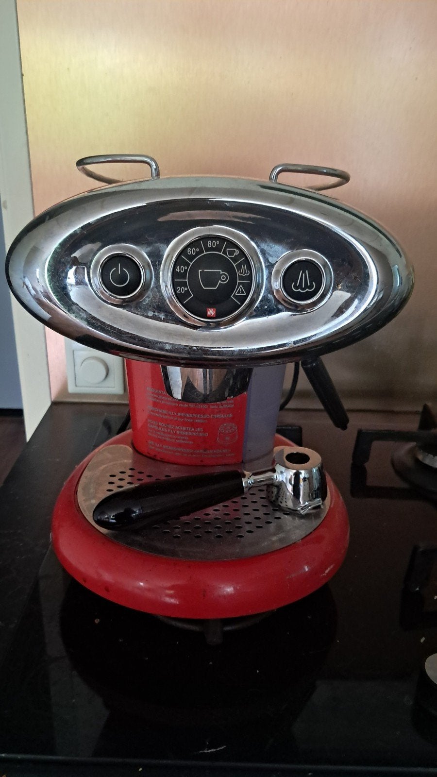 Illy Iperespresso Koffiemachine - Rood/Chroom, Witgoed en Apparatuur, Ophalen, Gebruikt, Espresso apparaat, Koffiepads en cups
