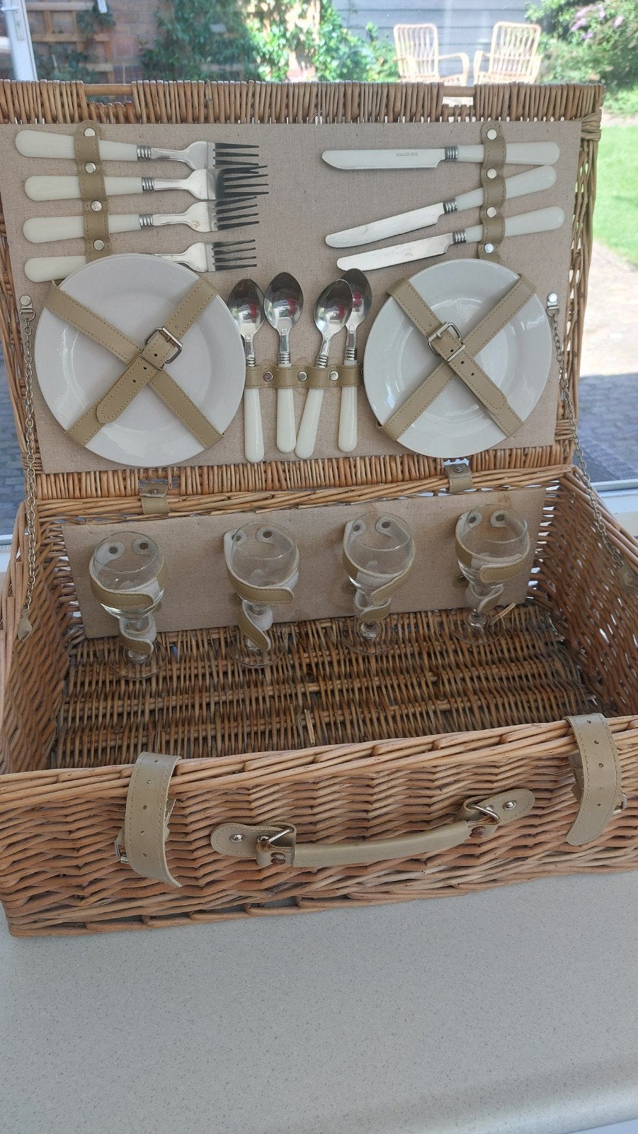 Leuke picknickmand met servies voor 4 personen, Ophalen of Verzenden, Gebruikt