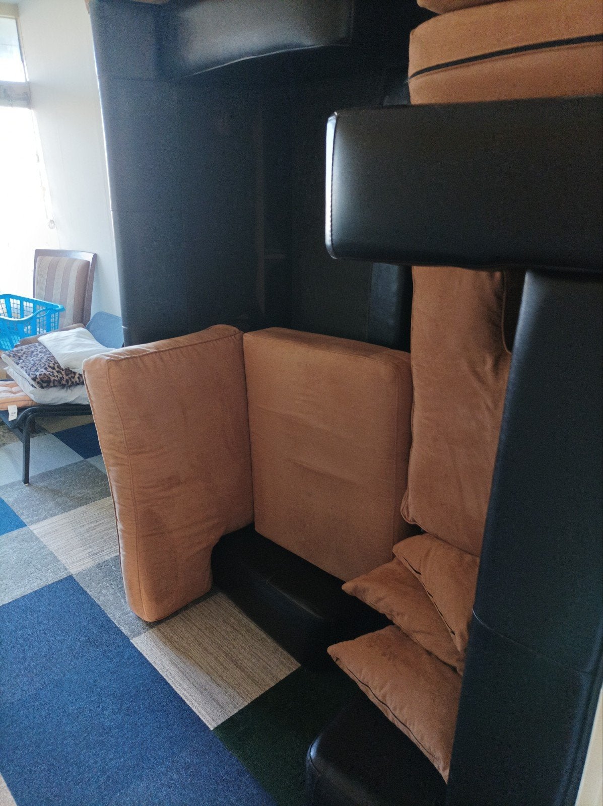 Een tweezits en de en een 2,5 zitbankstel, Huis en Inrichting, Banken | Bankstellen, Ophalen, Gebruikt, 150 tot 200 cm, Tweepersoons