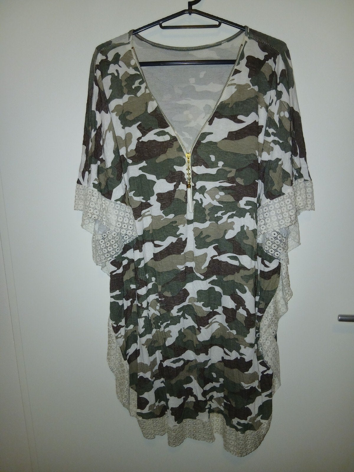 Dames camouflage overgooier met kant - One Size, Ophalen of Verzenden