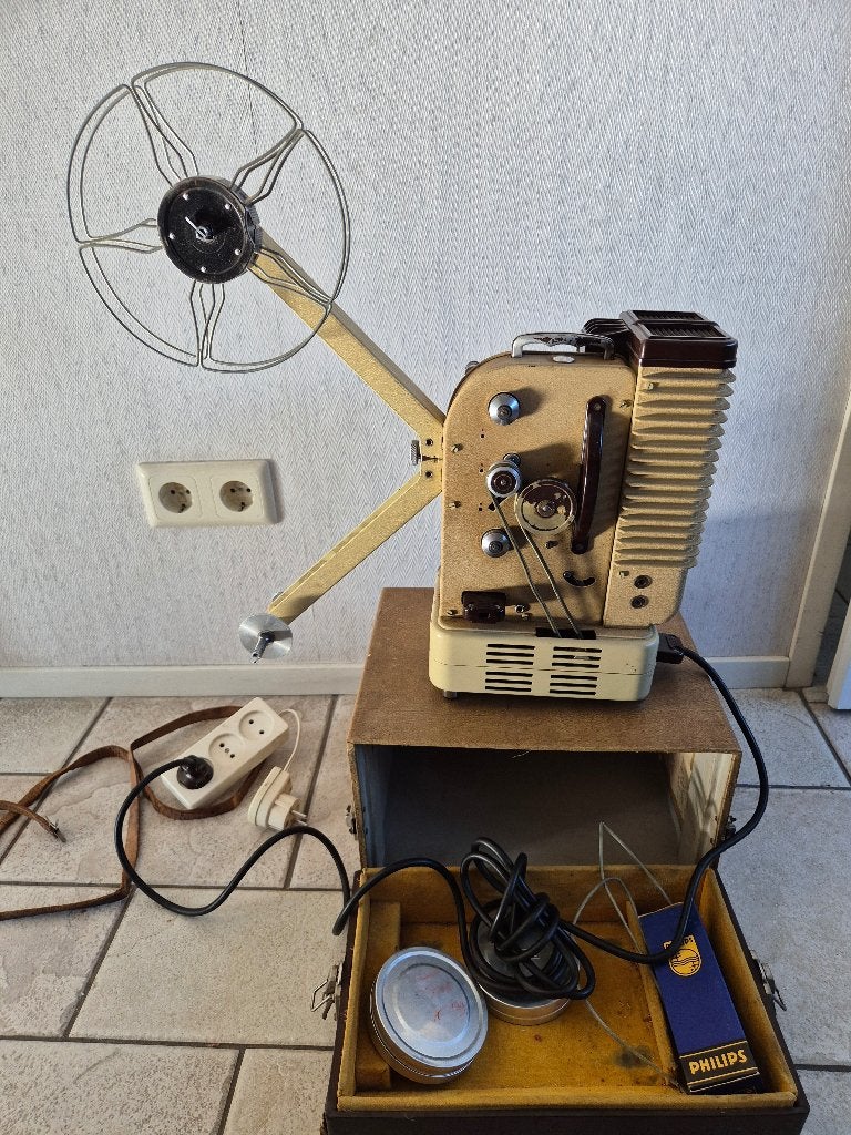 Vintage Eumig P26 Filmprojector (1955)., Verzamelen, Ophalen of Verzenden, 1940 tot 1960, Projector