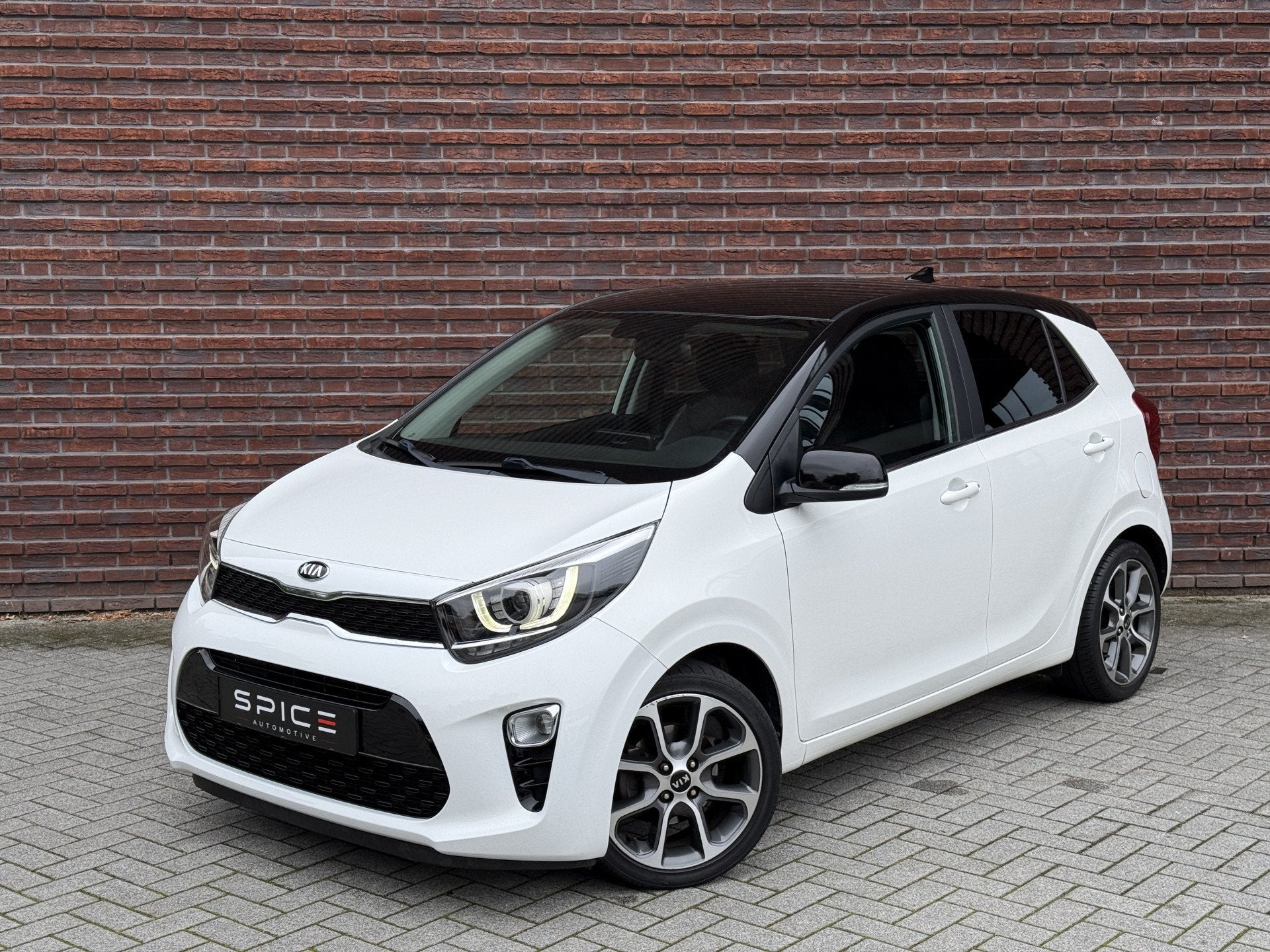 Foto 2 van Kia Picanto 1.0 CVVT Design Edition Spice Style pakket