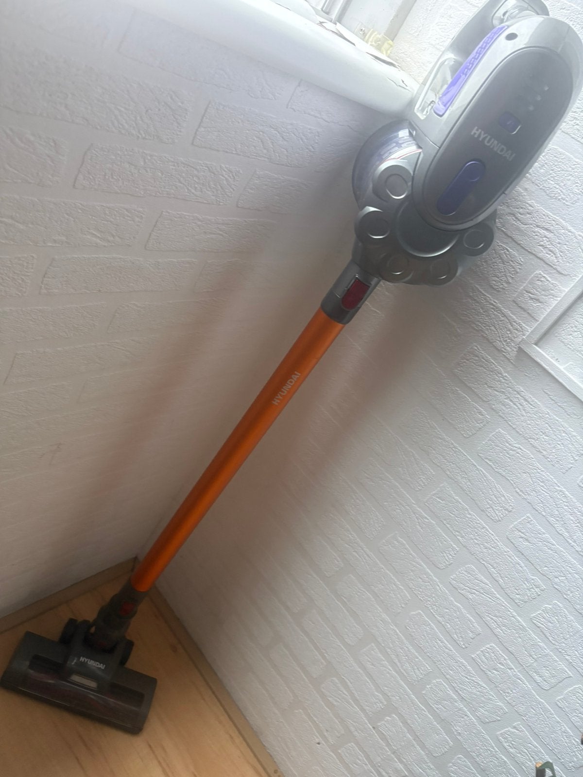 Hyundai steelstofzuiger draadloos, Ophalen, Zo goed als nieuw