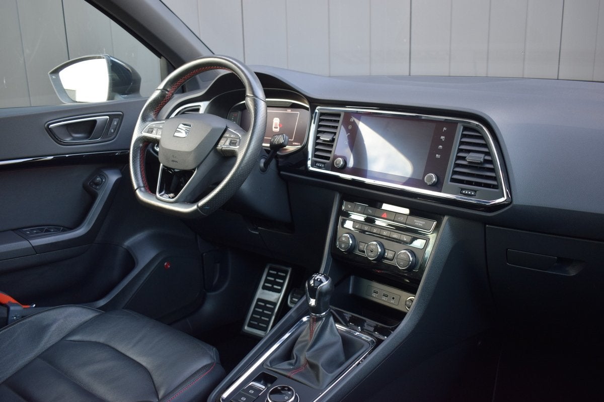 SEAT Ateca 1.5 TSI FR Business Intense LED | Panoramadak | V, Auto's, Voorwielaandrijving, 4 cilinders, Ateca, Zwart