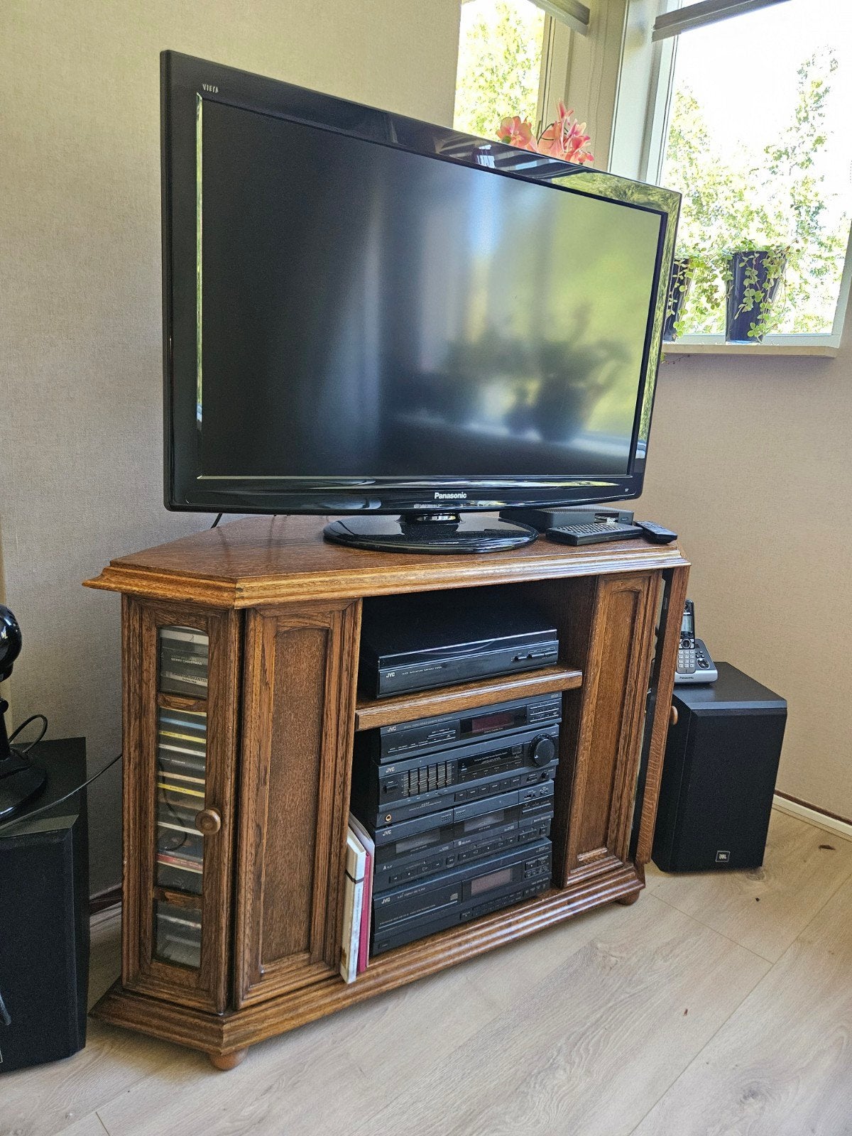 Massieve houten tv-kast met opbergruimte, Ophalen, Gebruikt, 100 tot 150 cm, Klassiek