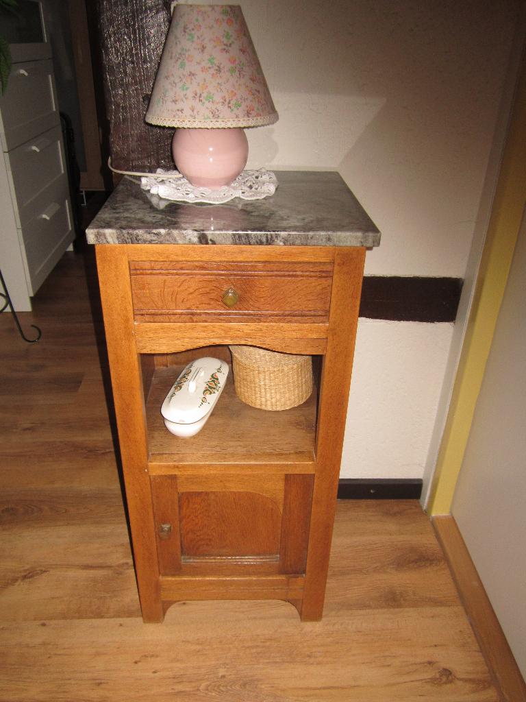 Oude nacht kastjes en commode, Antiek en Kunst, Antiek | Meubels | Kasten, Ophalen