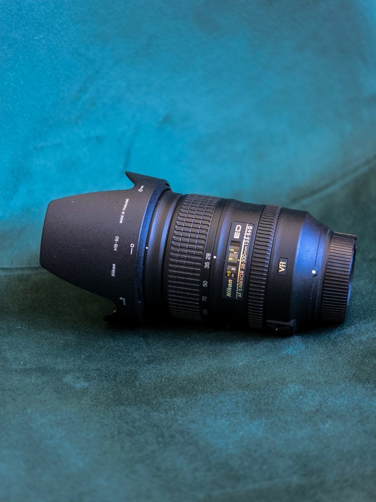Nikkor 28-300mm f/3.5-5.6 ED VR lens met B+W UV glas, Audio, Tv en Foto, Ophalen of Verzenden, Zo goed als nieuw, Telelens, Zoom
