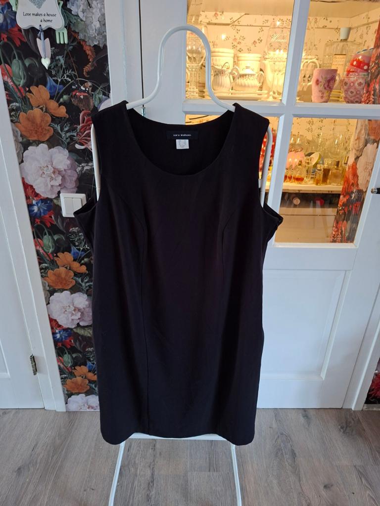 Zwarte Sara Lindholm jurk maat 50, Zwart, Maat 46/48 (XL) of groter, Zo goed als nieuw, Knielengte