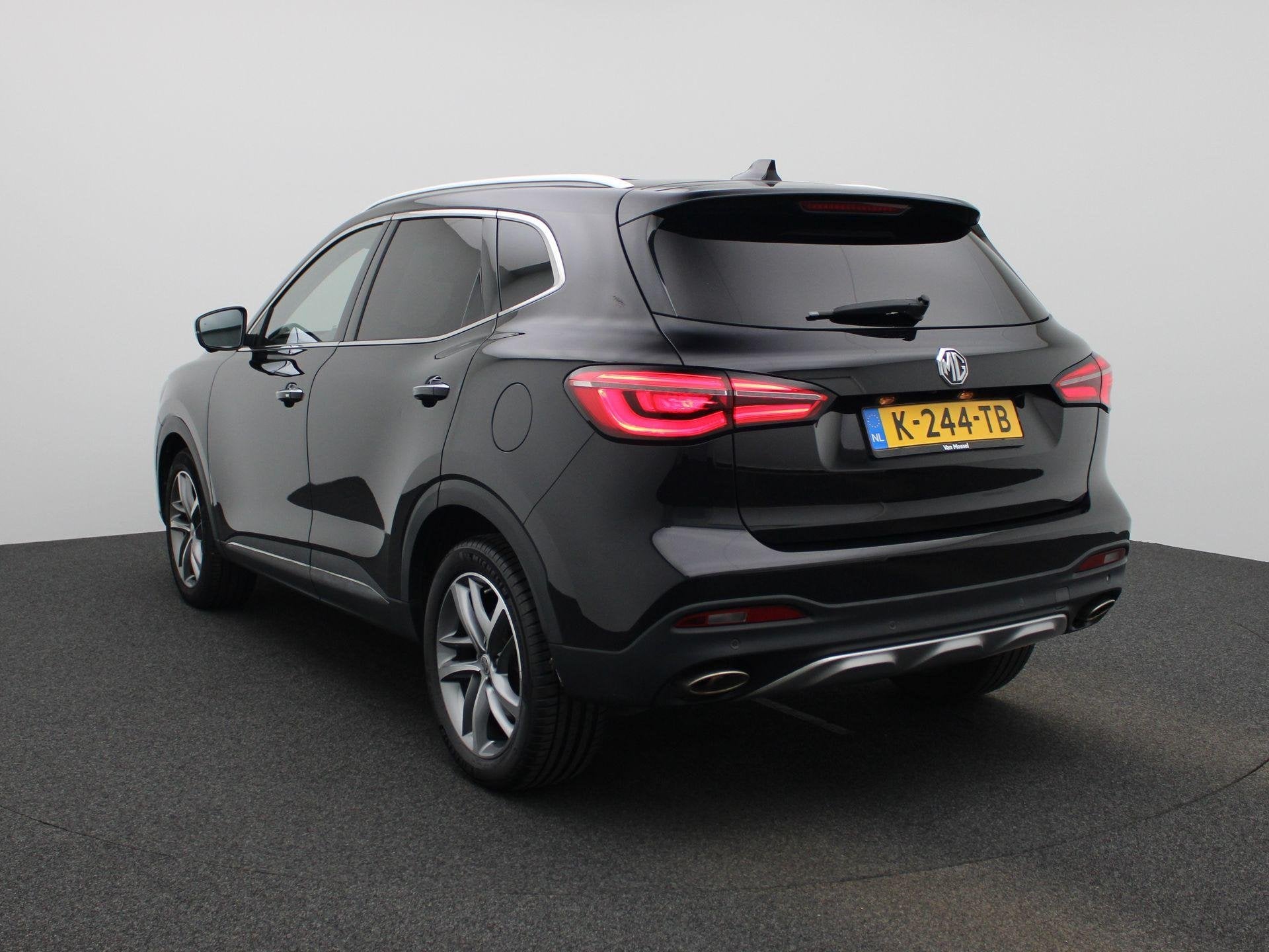 MG EHS 1.5 T-GDI PHEV Aut. Luxury | Panoramadak | Navi | Led, Auto's, 12 maanden, Gebruikt, 4 cilinders, Zwart