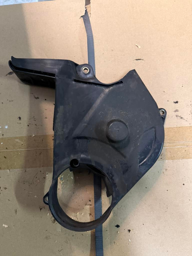 Onderste distributie kap 1.6 / 1.8 Gti Golf 1, Ophalen