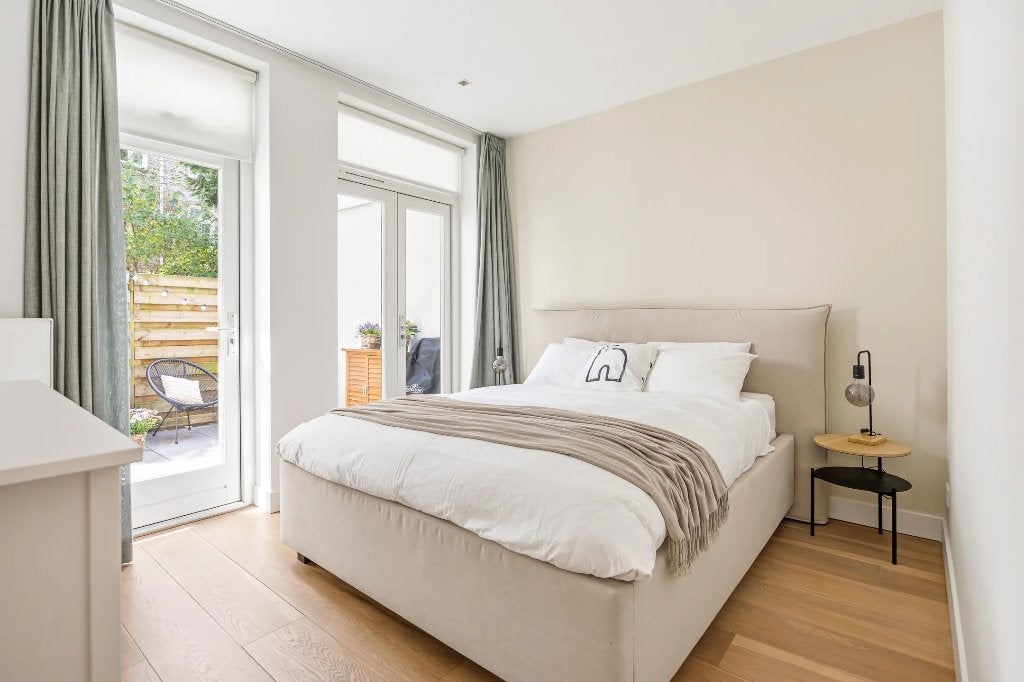 Bedframe SwissSense 160x200, Ophalen, Beige, Tweepersoons, Zo goed als nieuw