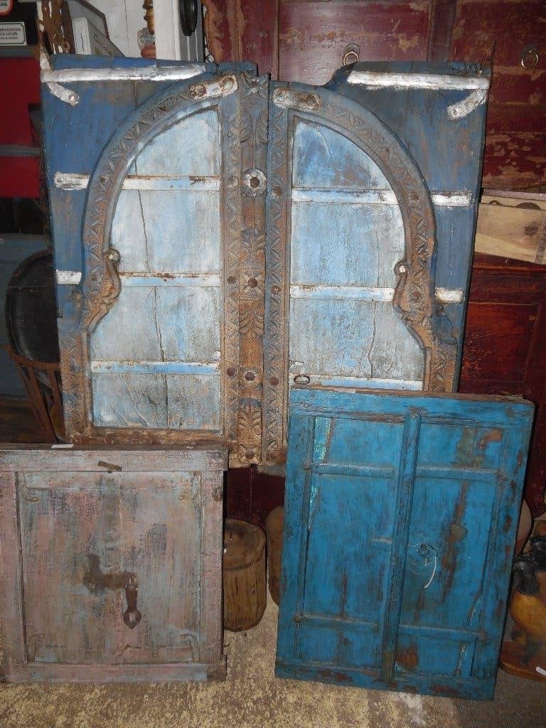 Antieke houten deur met houtsnijwerk ea uit India, Ophalen
