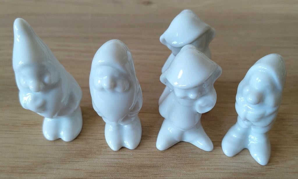 5 VINTAGE WIT PORSELEINEN DWERGEN*SNEEUWWITJE, Verzamelen, Disney, Verzenden, Sneeuwwitje of Doornroosje, Zo goed als nieuw, Beeldje of Figuurtje