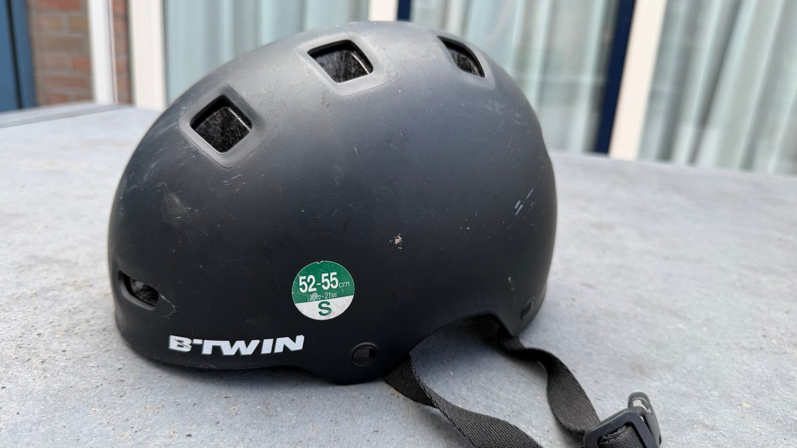 Stunt helm B'Twin maat S (52-55 cm), Ophalen, Gebruikt, S, Jongen of Meisje