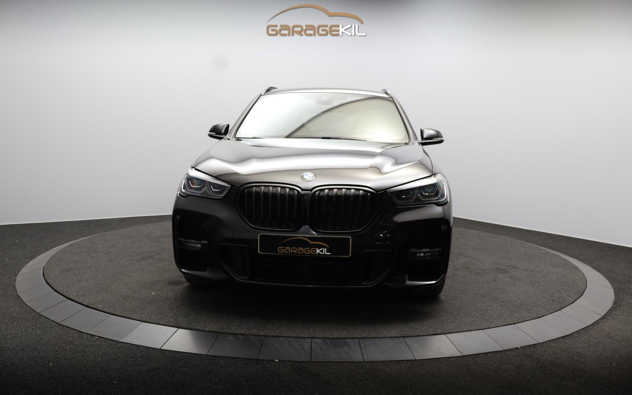 Foto 3 van BMW X1 sDrive18i High Executive M-Sport / NAV / LED / 18'' L