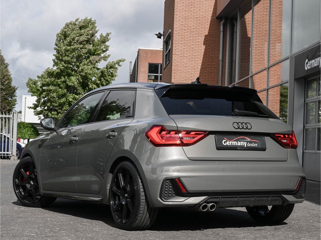 Audi A1 Sportback 40TFSI 200PK Edition #1 Black optic M-LED, Auto's, Audi, Stof, 4 cilinders, Bedrijf, Grijs