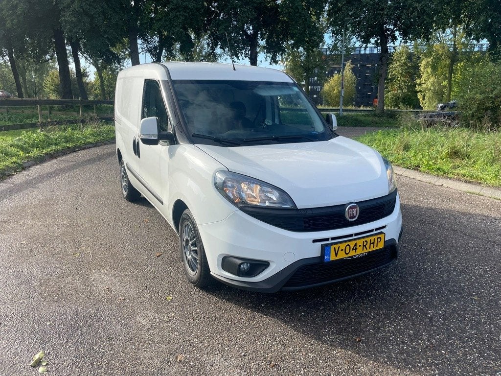 Fiat Doblò Cargo 1.6 MJ L1H1 Airco Bluetooth Schuifdeur Rec, Voorwielaandrijving, Gebruikt, 4 cilinders, Wit