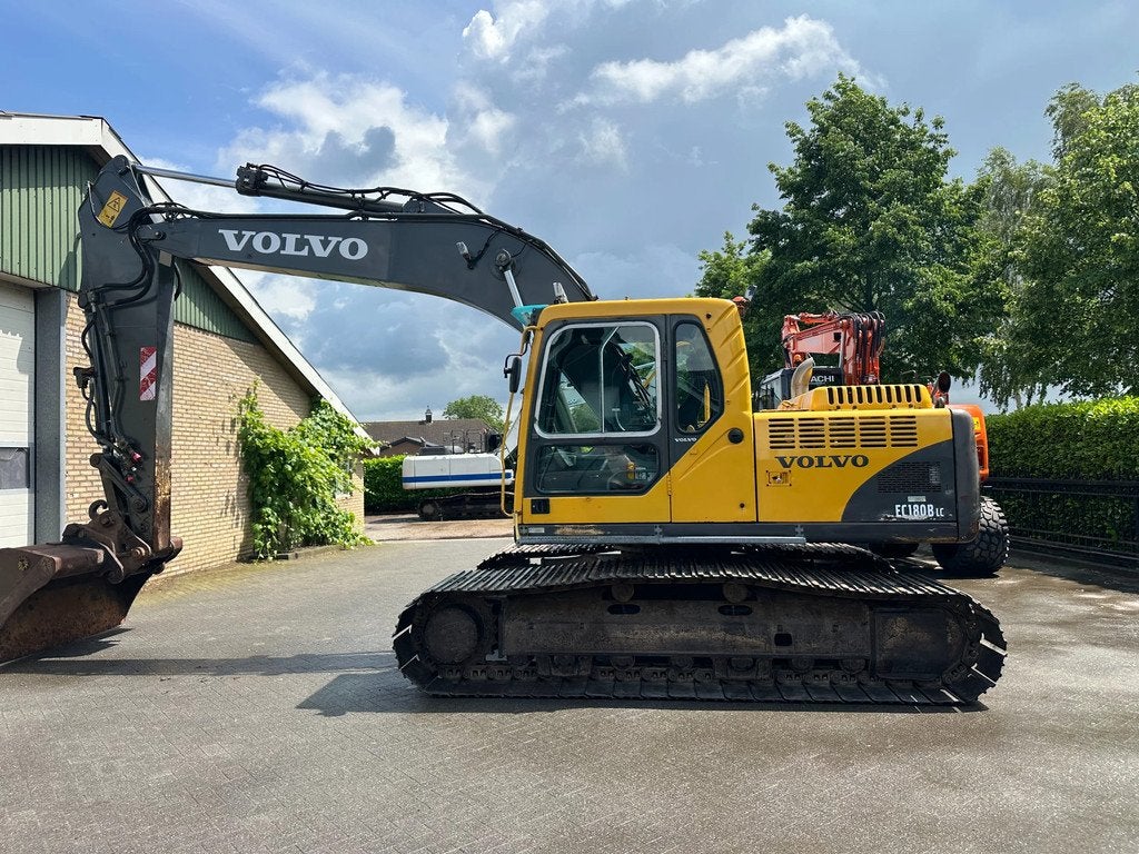 Volvo EC180LC (bj 2005), Zakelijke goederen, Machines en Bouw | Kranen en Graafmachines, Graafmachine