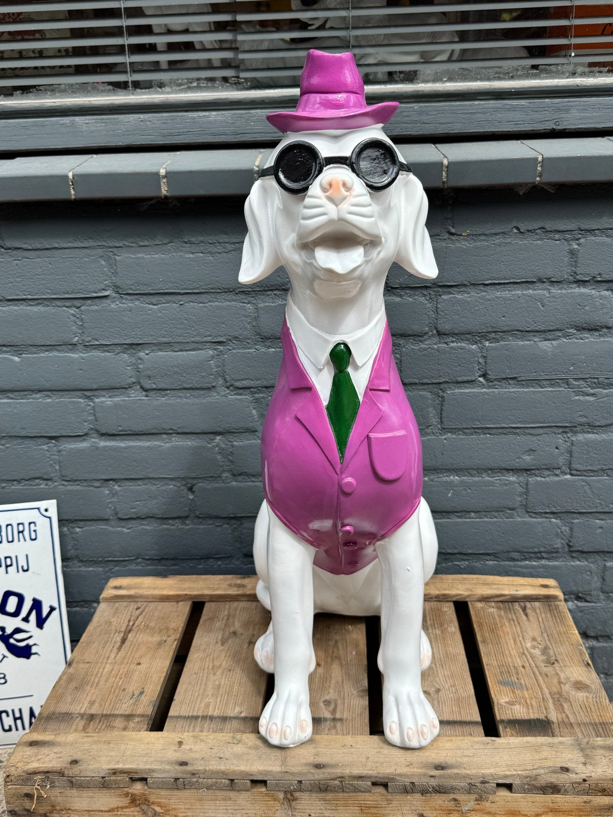 Decoratieve hond met pak en hoed - uniek beeld, Ophalen, Zo goed als nieuw, Dier