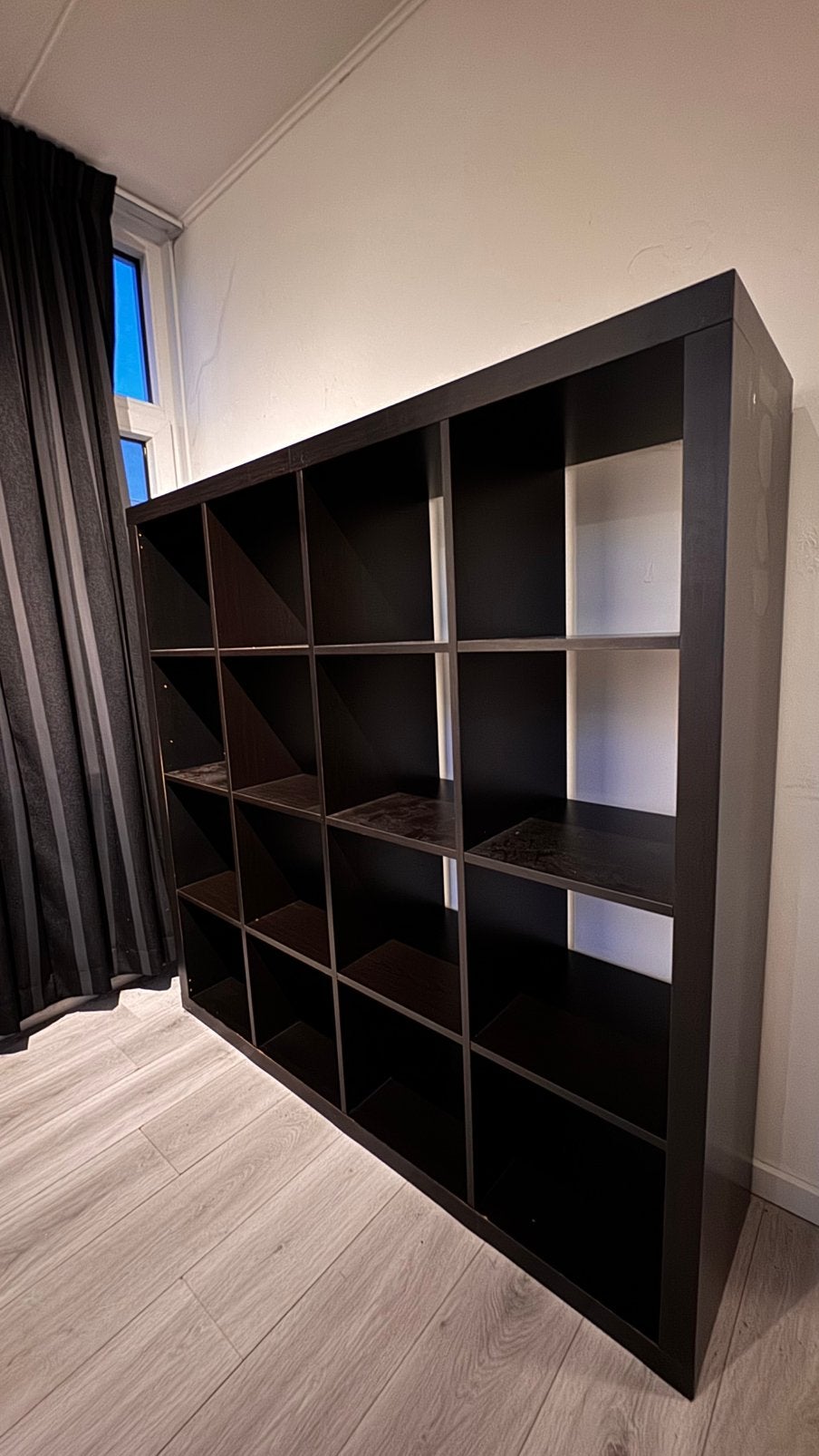 Ikea KALLAX | Zwarte vierkantjes kast 4x4, Ophalen, Met plank(en), Gebruikt, 100 tot 150 cm