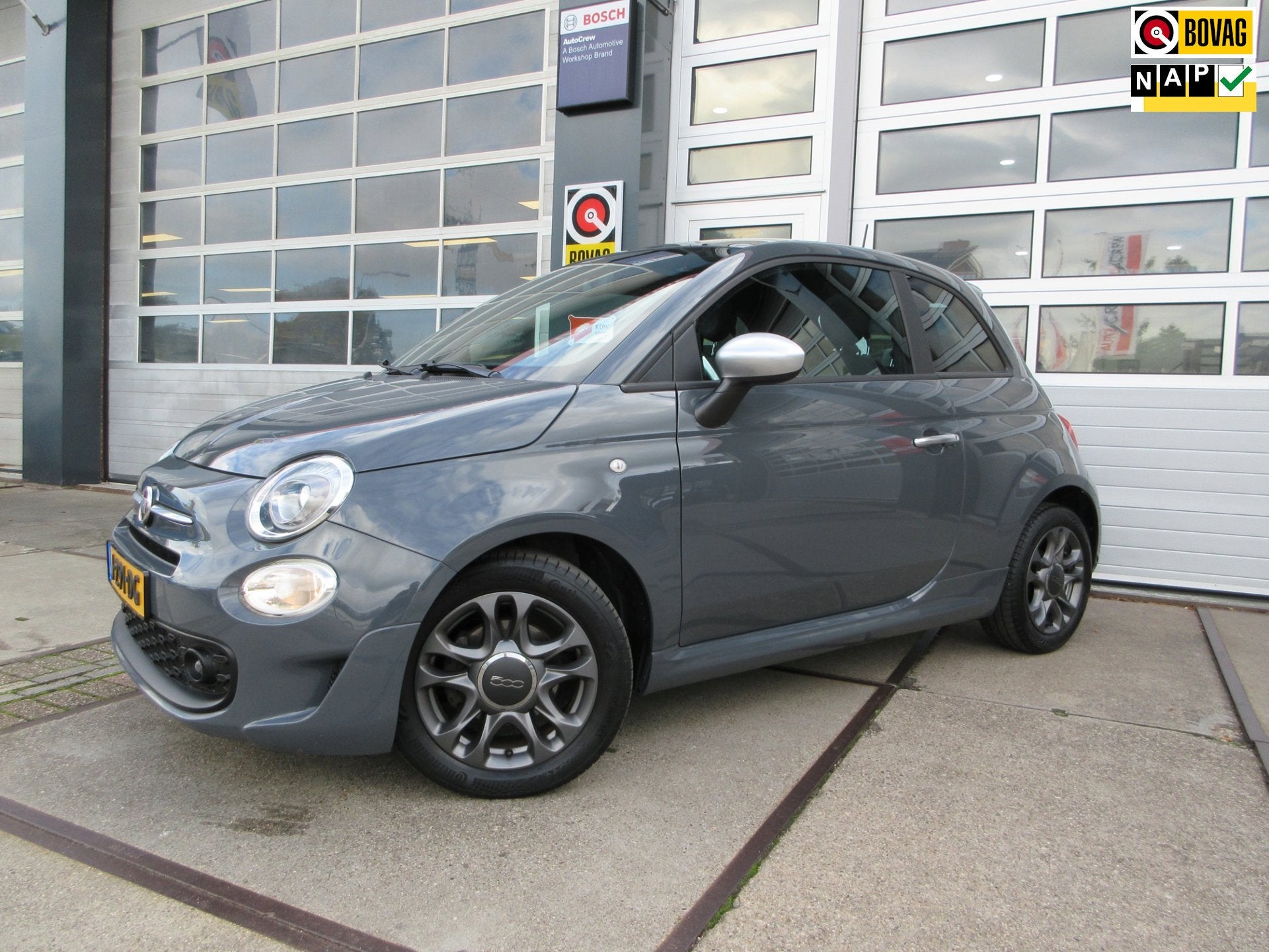 Fiat 500 1.0 Hybrid Rockstar / Airco / Carplay / PDC / LMV, Auto's, 4 stoelen, Leder en Stof, Origineel Nederlands, Bedrijf