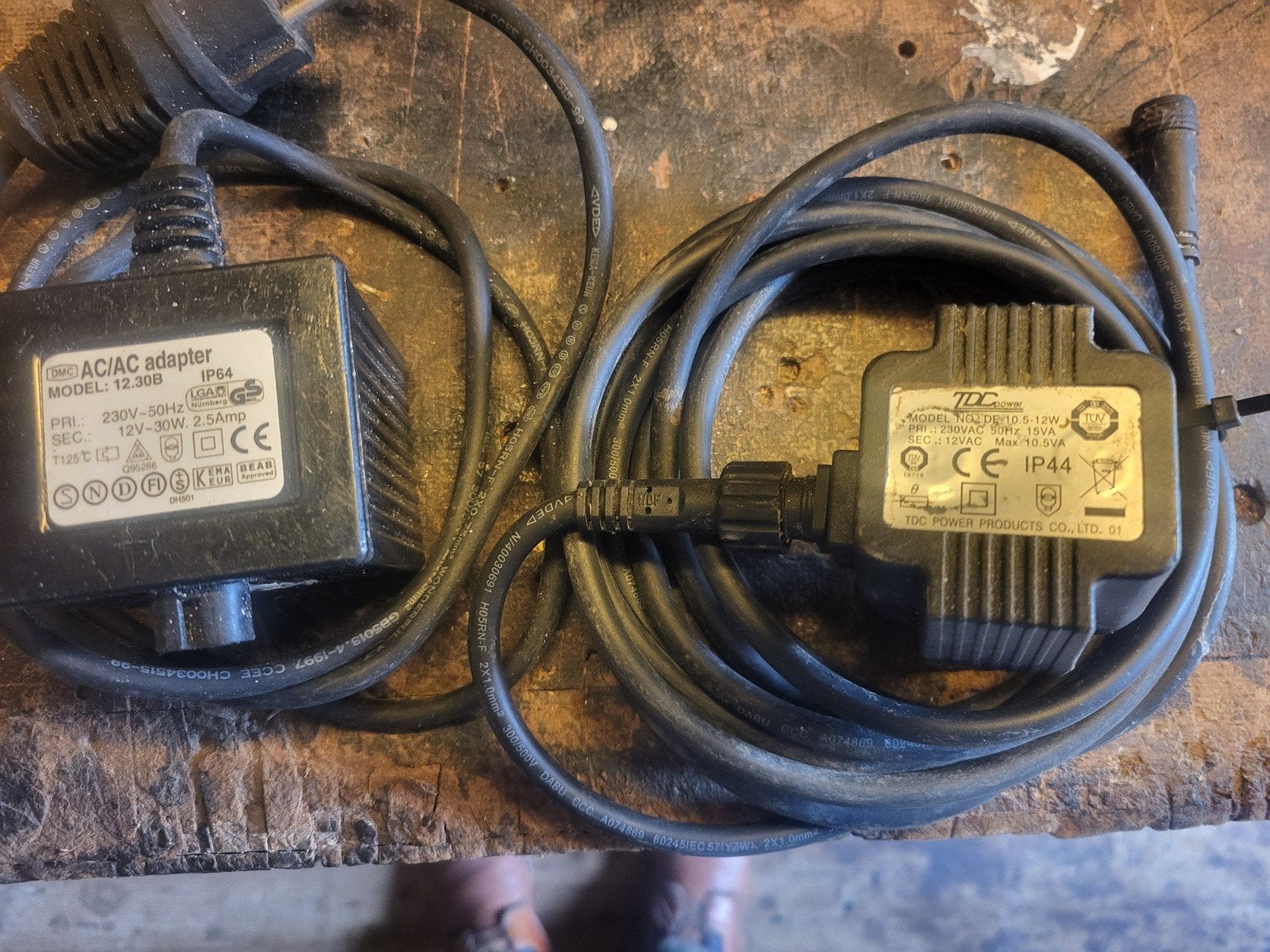 AC/AC Adapters (2 stuks) - 12V-30W & 10-12W, Ophalen of Verzenden, Gebruikt