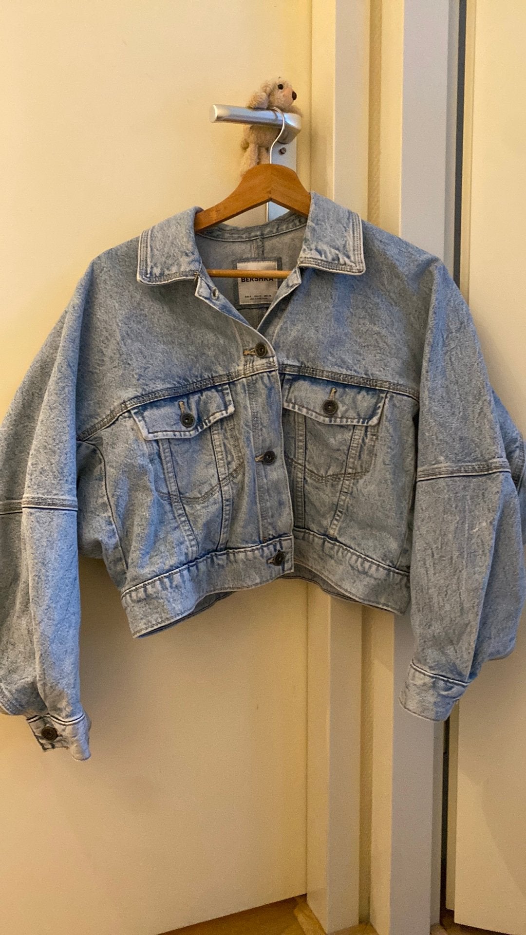 Kort spijkerjasje van de Bershka, Kleding | Dames, Jassen | Zomer, Ophalen of Verzenden, Nieuw, Maat 36 (S), Blauw