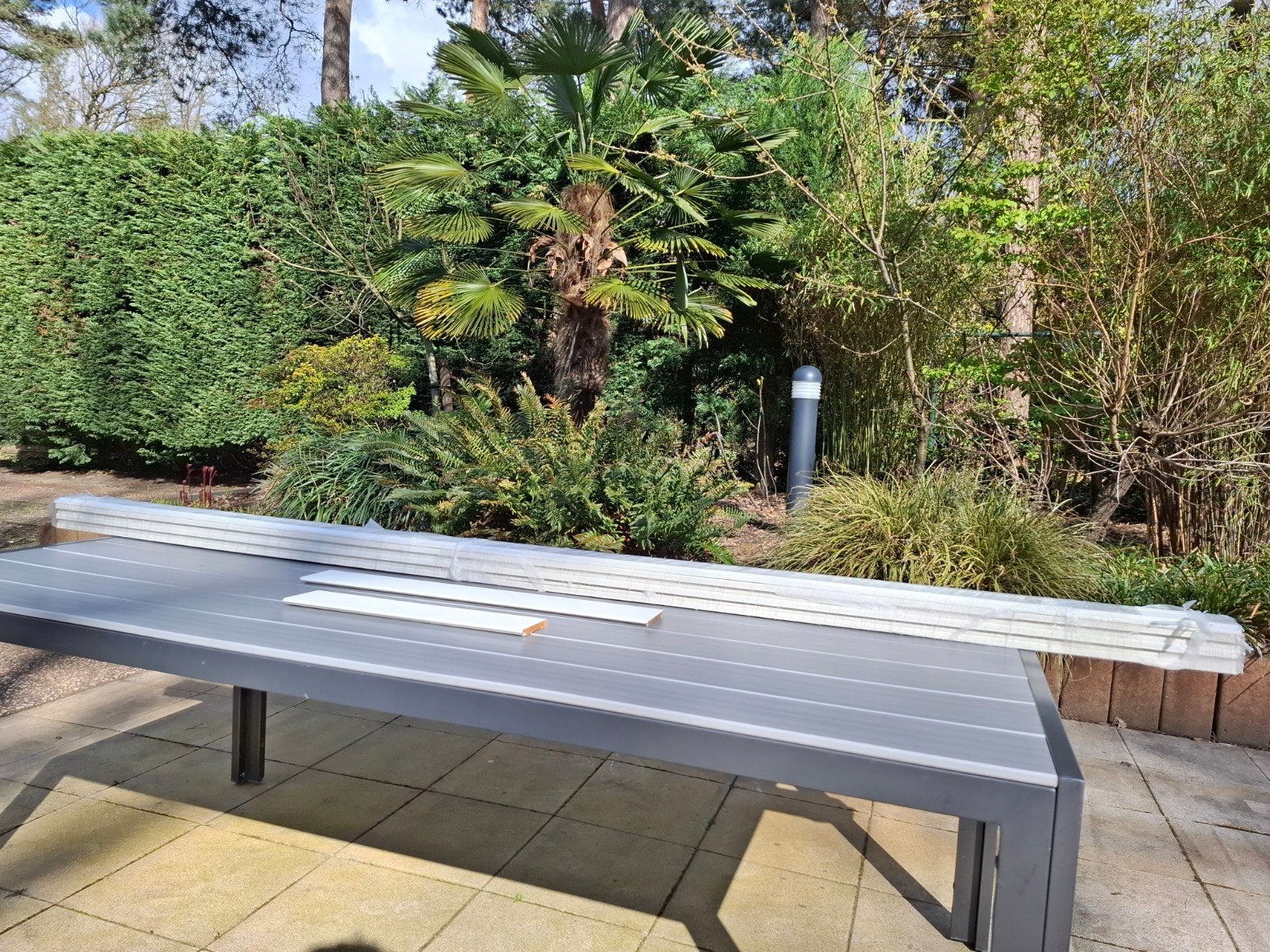 Nieuwe hardhouten plinten 9cm hoog 245cm lang gegrond, Ophalen, Nieuw, 200 tot 250 cm, Plinten