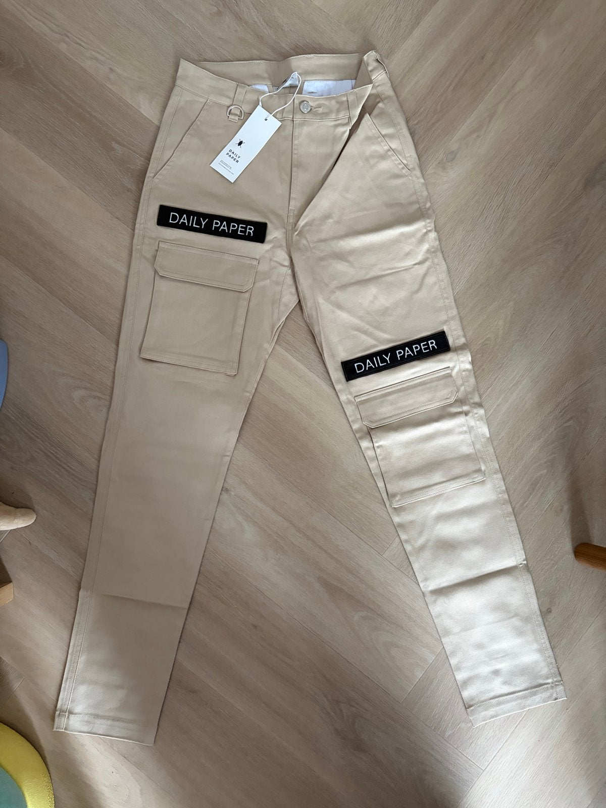 Daily Paper Cargo Broek - Nieuw met labels, Kleding | Dames, Broeken en Pantalons, Ophalen, Beige, Nieuw, Maat 34 (XS) of kleiner