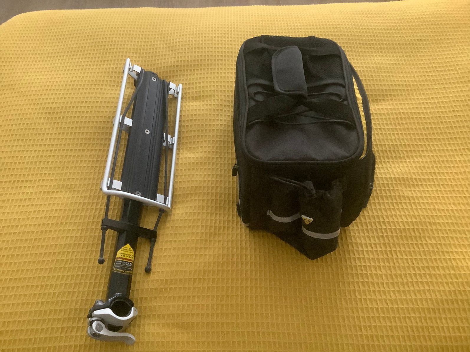 Zadelpendrager van Topeak met tas, Ophalen, Zo goed als nieuw