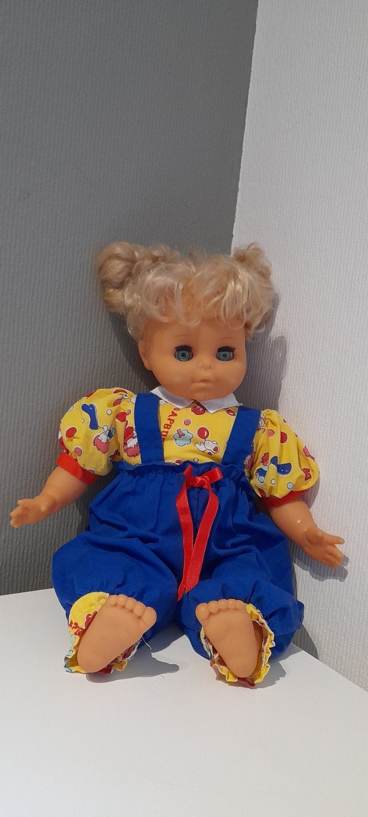 Mooie Pop met slaapogen (liggend gaan de ogen dicht) ., Ophalen of Verzenden