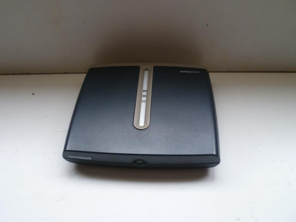 router, Ophalen of Verzenden, Zo goed als nieuw, Router, Thomson Speedtouch