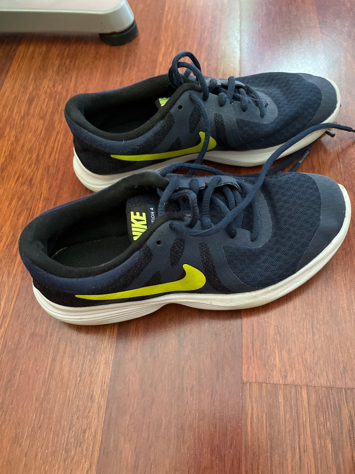 Nike Revolution 4 hardloopschoenen - Maat 36.5, Ophalen of Verzenden, Gebruikt