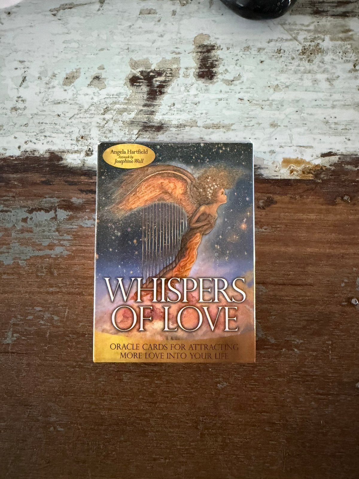 Angela Hartfield - Whispers of Love oracle pocket versie, Ophalen of Verzenden, Zo goed als nieuw, Tarot of Kaarten leggen, Overige typen