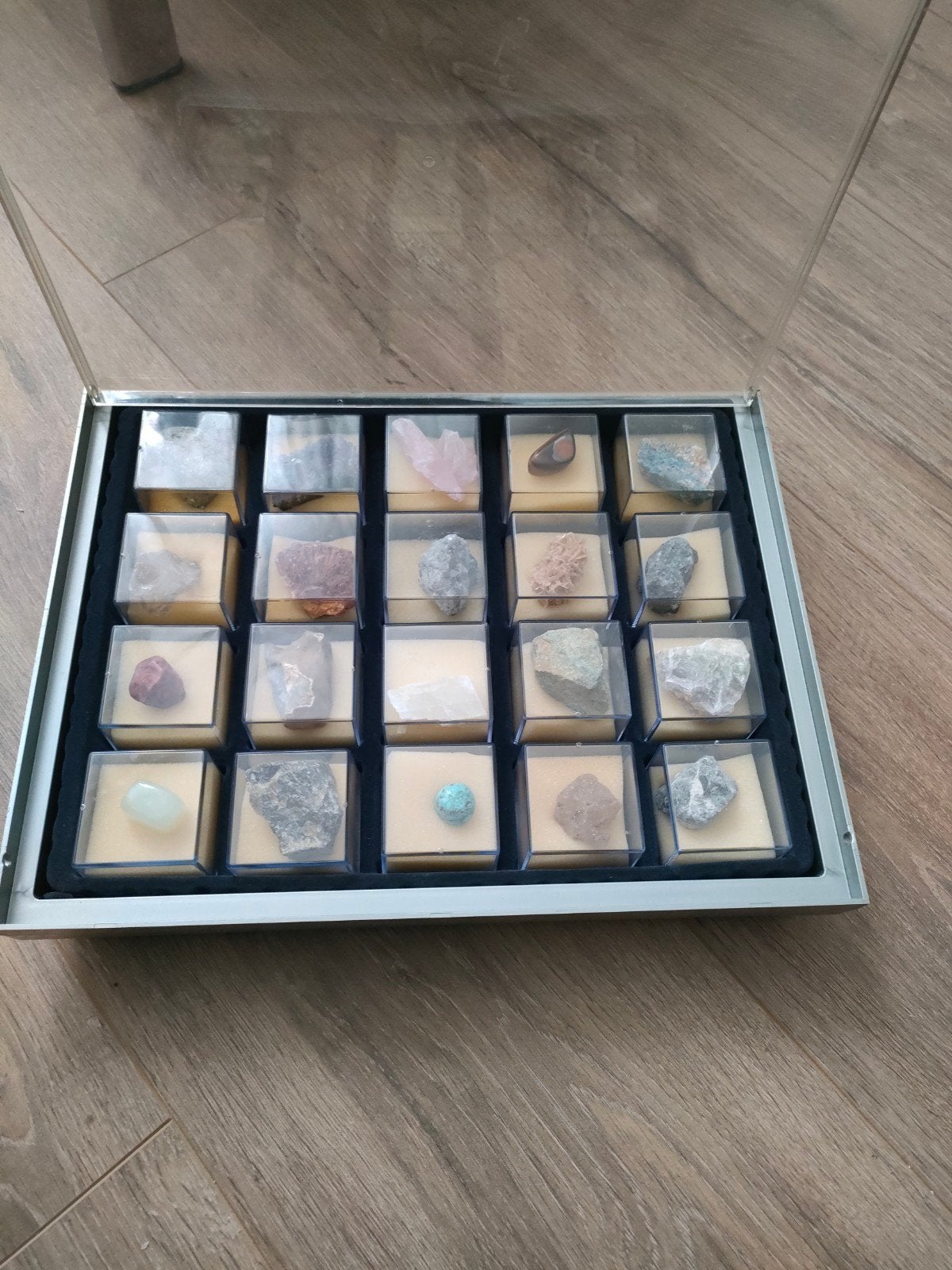 Schatten der Aarde mineralen collectie uitgebracht jaren '90, Verzamelen, Mineralen en Fossielen, Ophalen of Verzenden, Mineraal