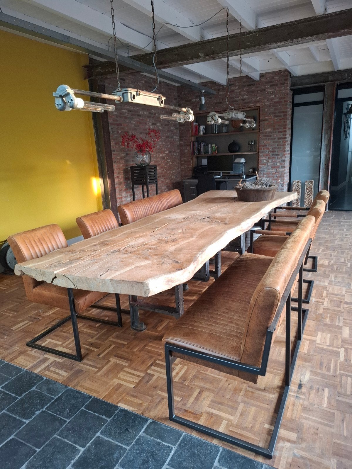 Robuuste eettafel van massief hout met stalen onderstel, Huis en Inrichting, Gebruikt, 100 tot 150 cm, Industrieel, Landelijk