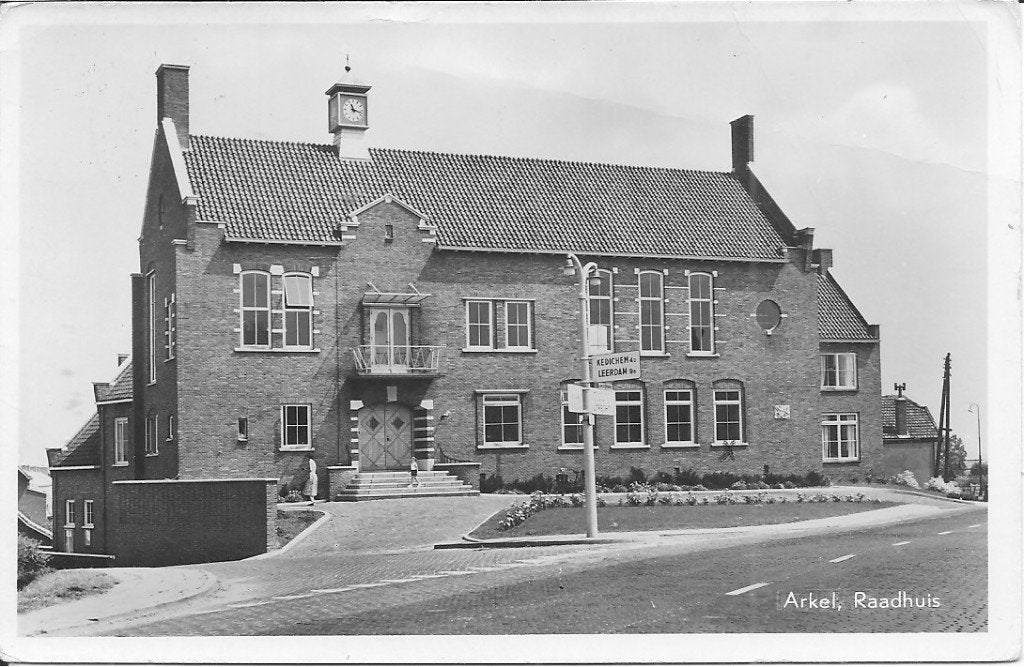 Oude ansichtkaart Raadhuis Arkel (Gelderland), Verzamelen, Ophalen of Verzenden, 1940 tot 1960, Gelopen, Gelderland