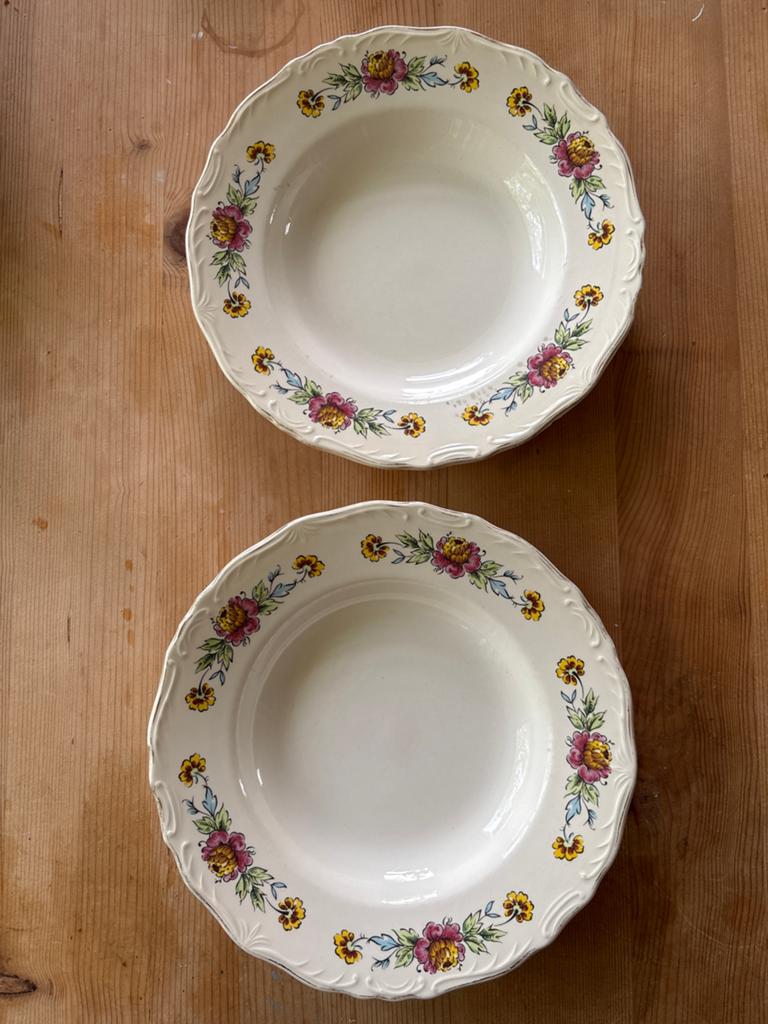 Set van 2 vintage bloemige soepborden Pagnossin, Antiek en Kunst, Antiek | Servies los, Ophalen of Verzenden