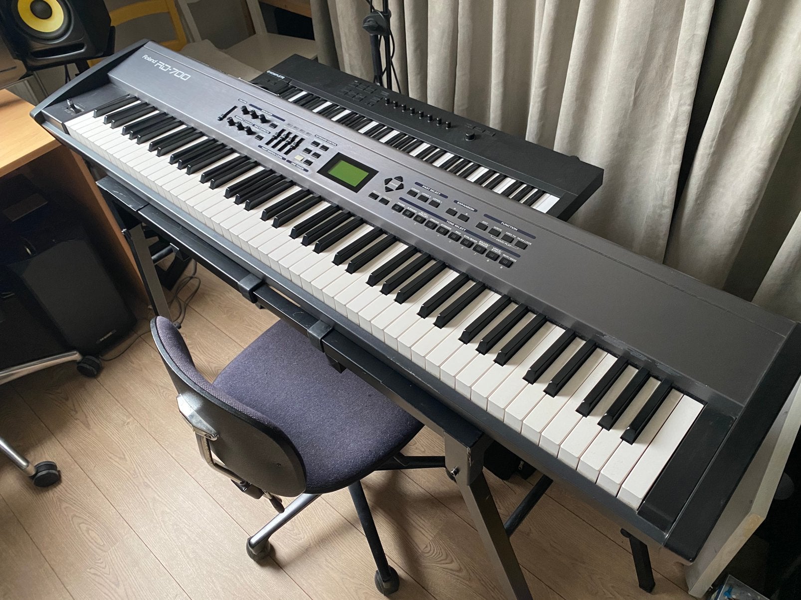 Roland RD-700 Stage Piano + SRX-07 extension card, Ophalen, 88 toetsen, Roland, Zo goed als nieuw