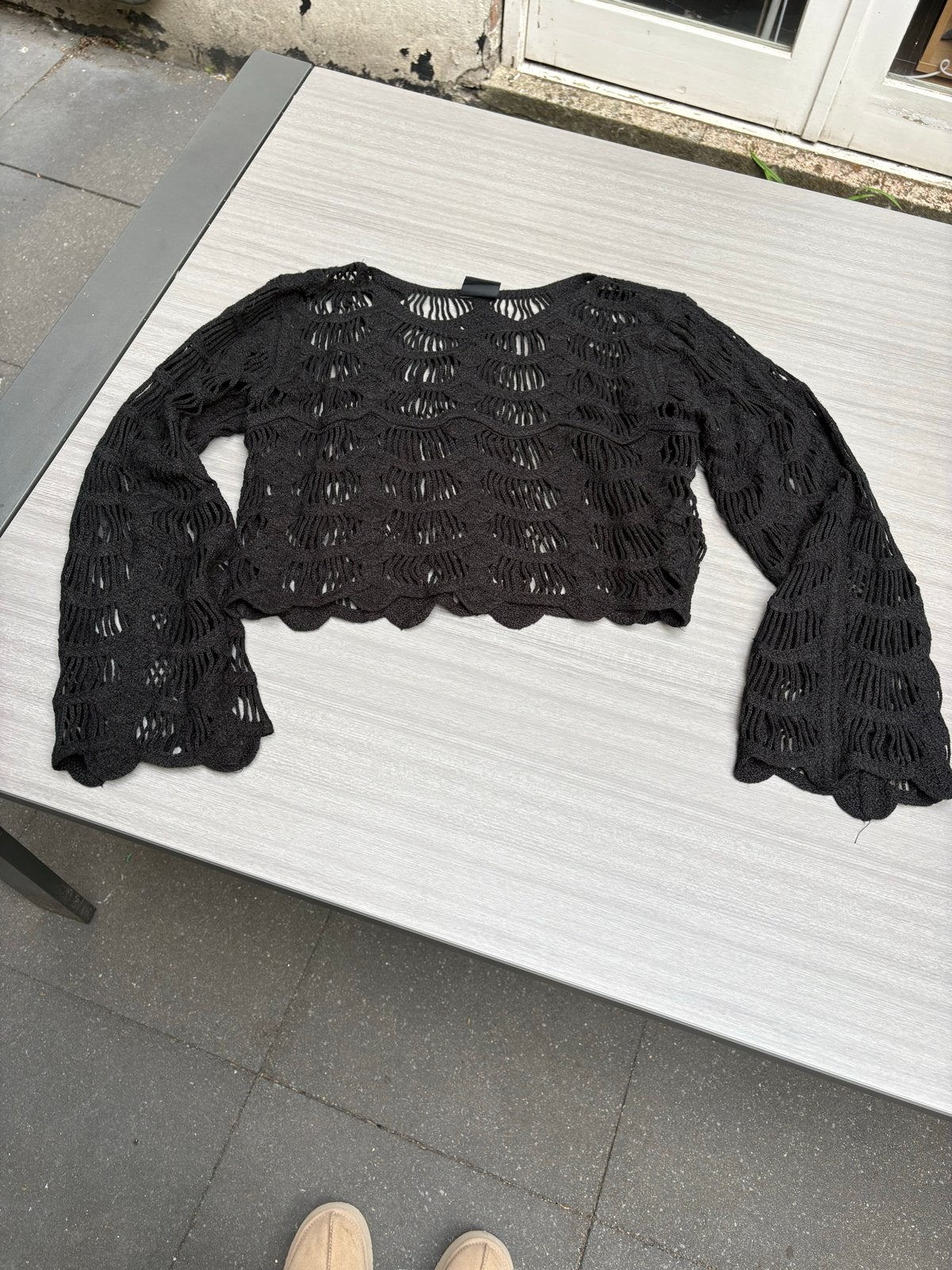 Zwart gehaakt crop top met wijde mouwen, Kleding | Dames, Truien en Vesten, Ophalen of Verzenden, Zo goed als nieuw, Maat 38/40 (M)