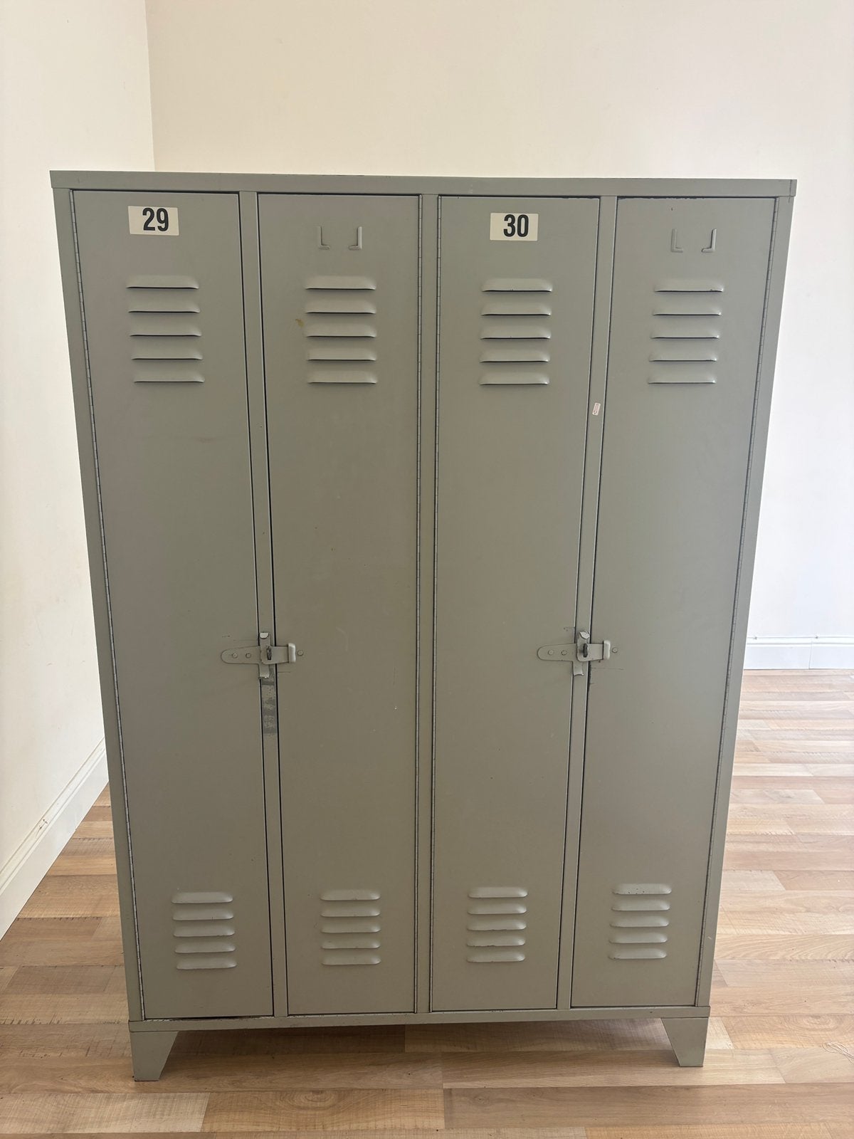 Vintage metalen schoollocker – 4-deurs industrial opbergkast, Huis en Inrichting, Ophalen, Gebruikt