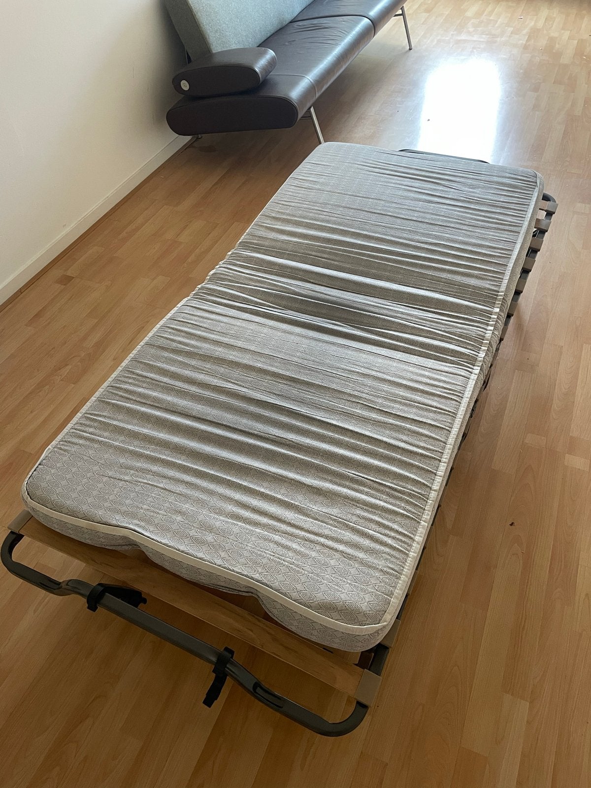 Logeerbed / Klapbed gratis op te halen, Ophalen, Gebruikt, Eenpersoons, 190 cm of minder