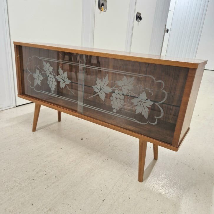 Schattig vitrinekastje met originele gravure jaren 60 70, Gebruikt, Ntp, Glas, Ntp