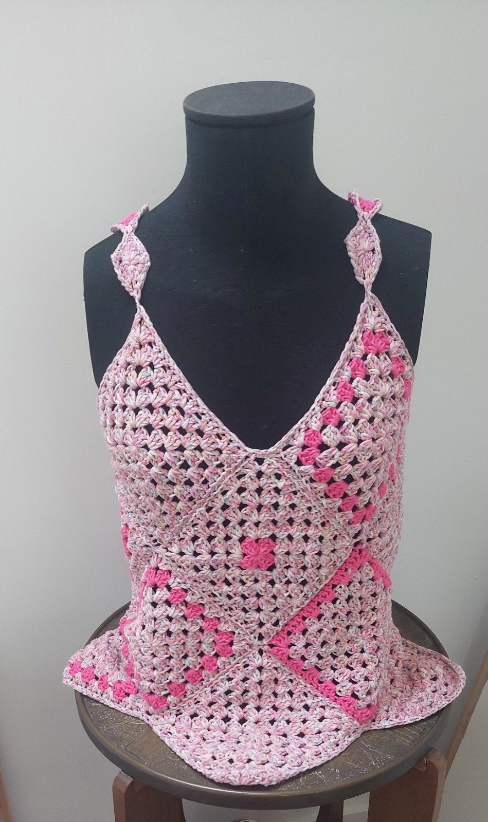 Unieke gehaakte zomertop L/XL - Roze, Kleding | Dames, Tops, Maat 42/44 (L), Nieuw, Ophalen of Verzenden, Zonder mouw