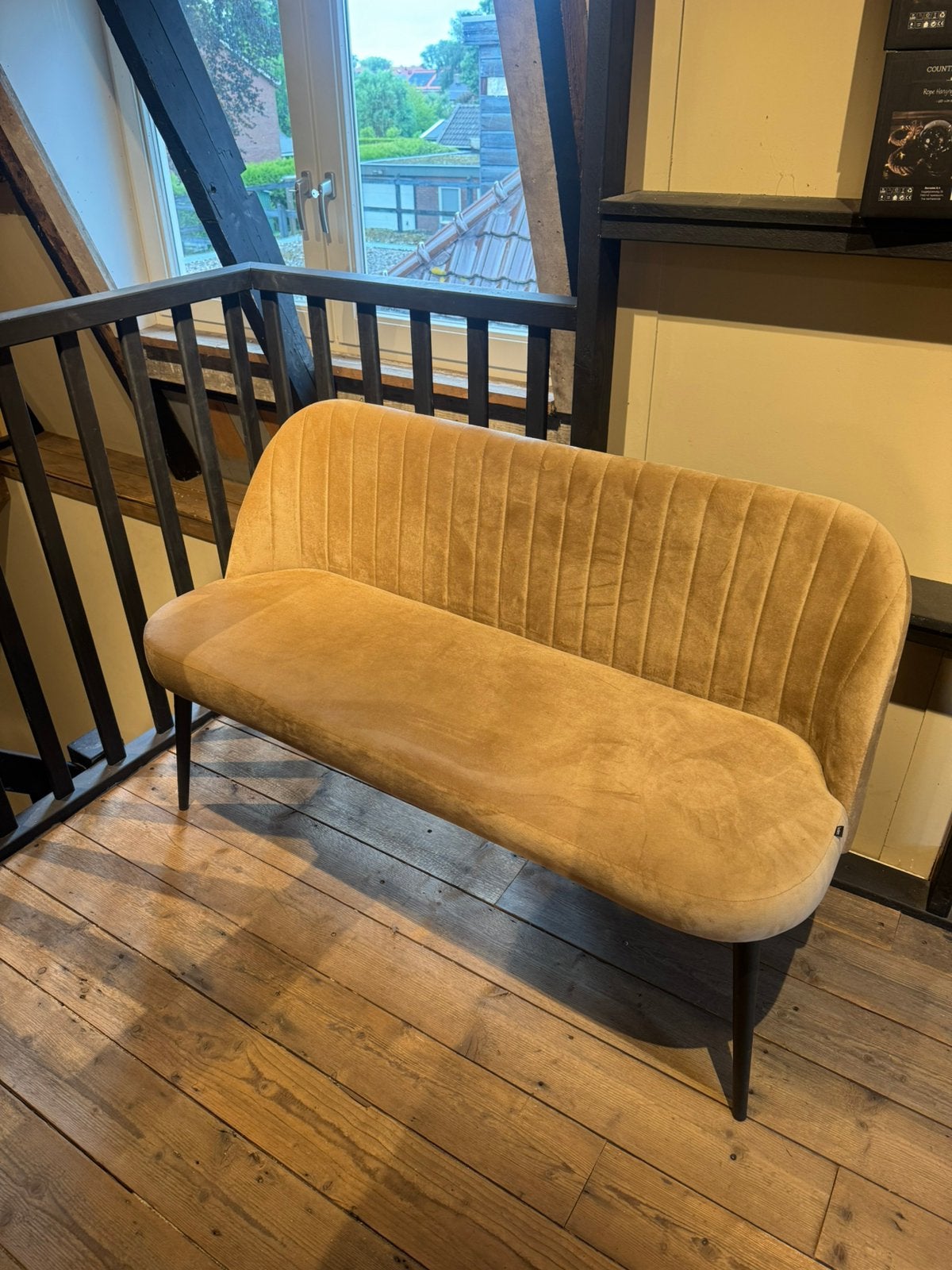 Nieuwe Sanderz eetkamerbank / loveseat  Taupe velours 129 cm, Ophalen, Minder dan 75 cm, Minder dan 150 cm, Stof