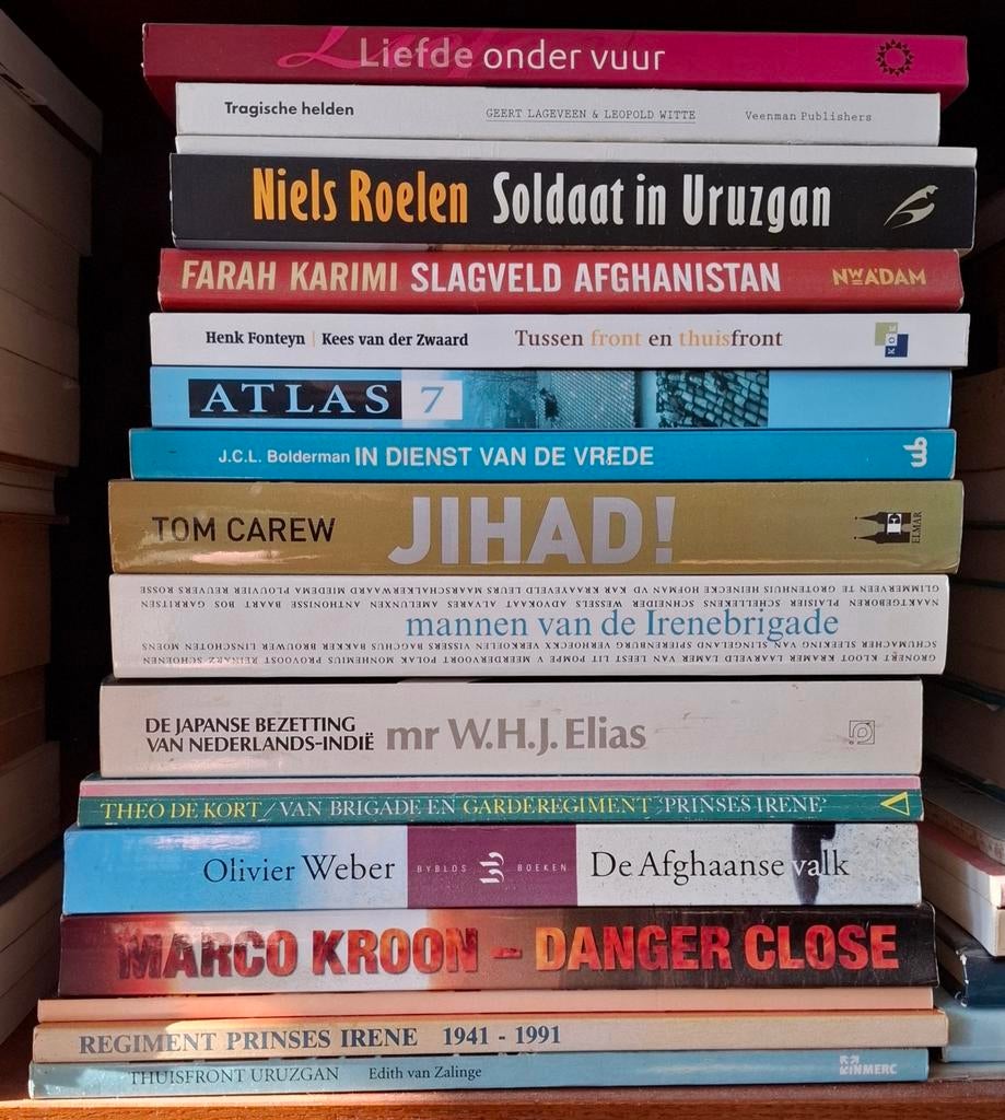 Kavel boeken ,15x oorlog/defensie gerelateerd, Ophalen of Verzenden, Tweede Wereldoorlog, Gelezen, Landmacht