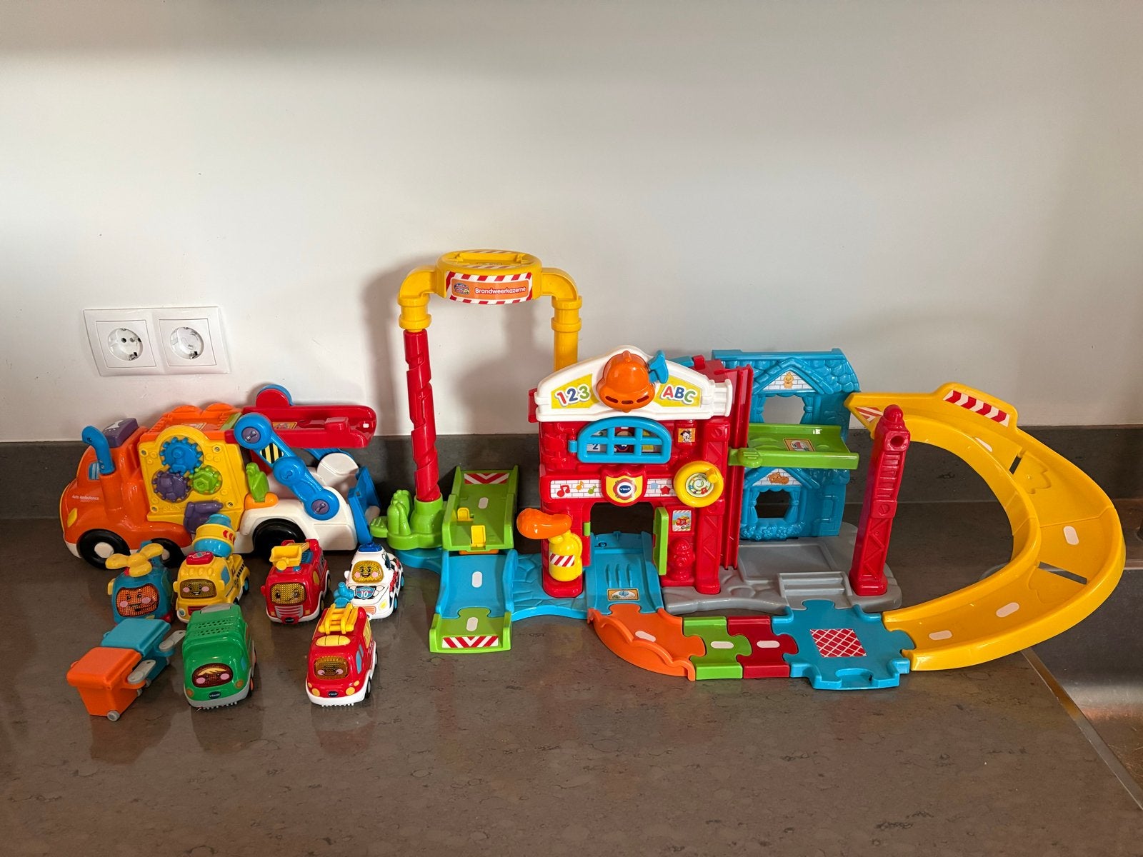 VTech Toet Toet Auto's Brandweerkazerne en Ambulancr, Ophalen of Verzenden, Gebruikt, Auto