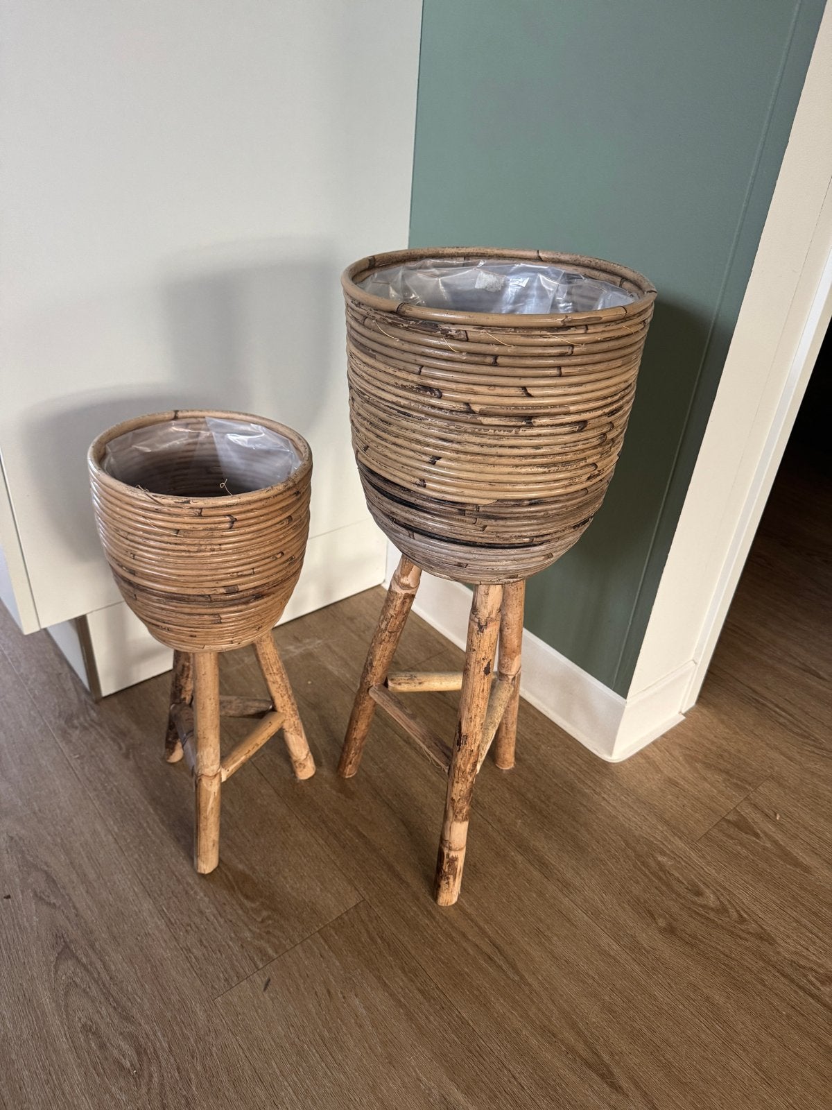 Twee plantenbakken op voet - Zo goed als nieuw, Ophalen, Zo goed als nieuw, Binnen, 60 cm of meer