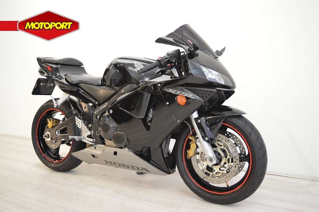 Honda CBR 600 RR (bj 2003), Motoren, Motoren | Honda, Wijngaardveld 1
9300  AALST, BE, Bedrijf, Super Sport, Mc.benelux@honda-eu.com