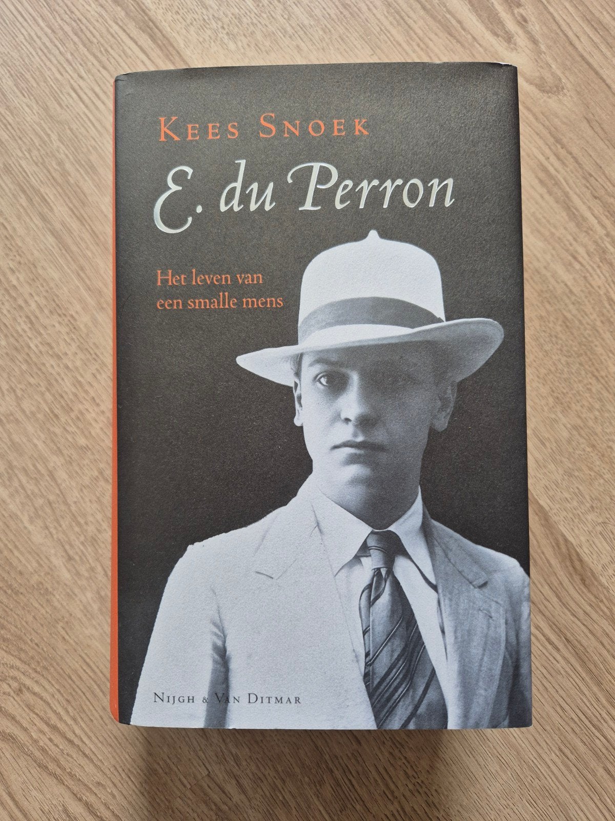 E. du Perron - Het leven van een smalle mens (Kees Snoek), Boeken, Ophalen of Verzenden, Zo goed als nieuw